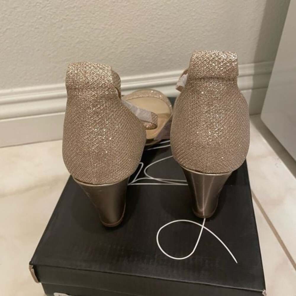 Women’s Gold Sparkly Wedges Size 9.5 - Picture 5 of 7